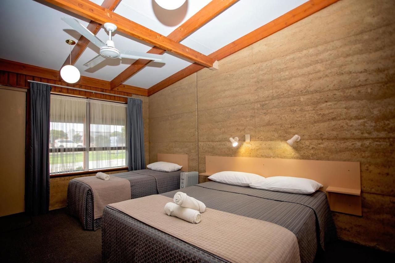 Hopetoun Motel & Chalet Village Exterior photo