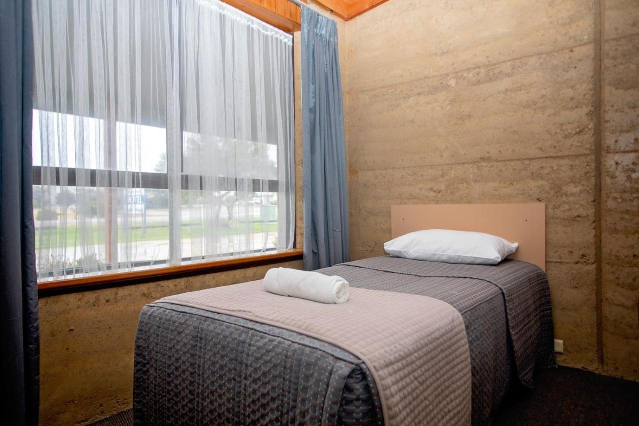 Hopetoun Motel & Chalet Village Exterior photo